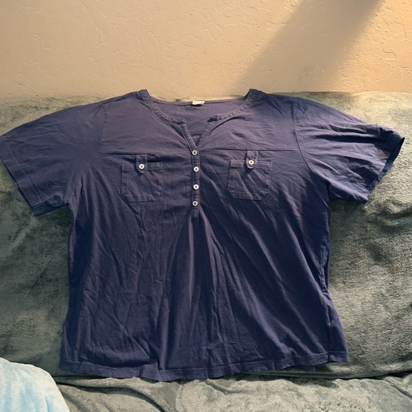 Blue short sleeved blue split V neck with pockets - Picture 1 of 4